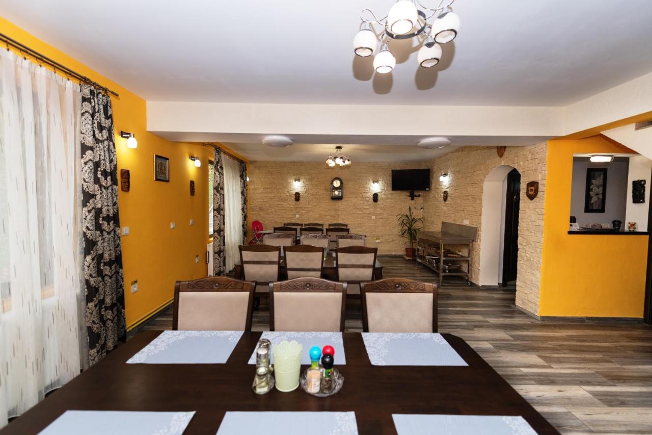 Stejarul Lui Andrei Hotel Izvoarele  Ngoại thất bức ảnh