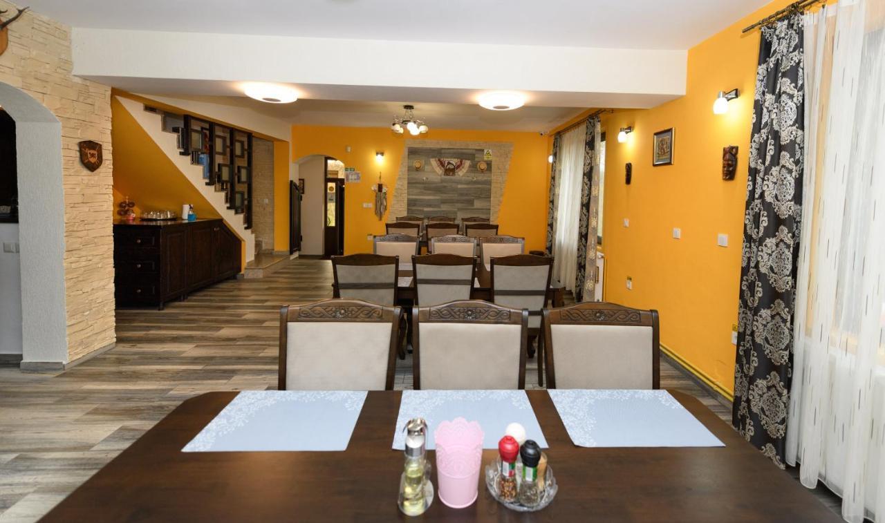 Stejarul Lui Andrei Hotel Izvoarele  Ngoại thất bức ảnh