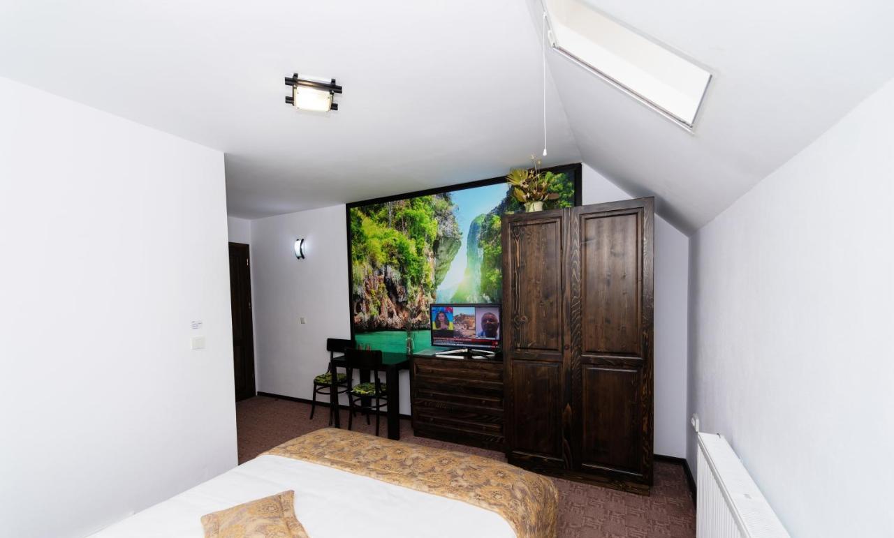 Stejarul Lui Andrei Hotel Izvoarele  Ngoại thất bức ảnh