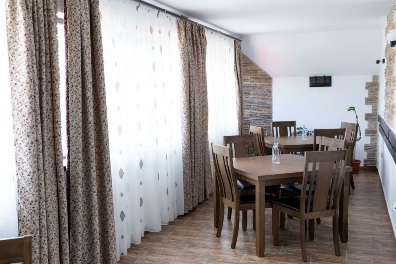 Stejarul Lui Andrei Hotel Izvoarele  Ngoại thất bức ảnh